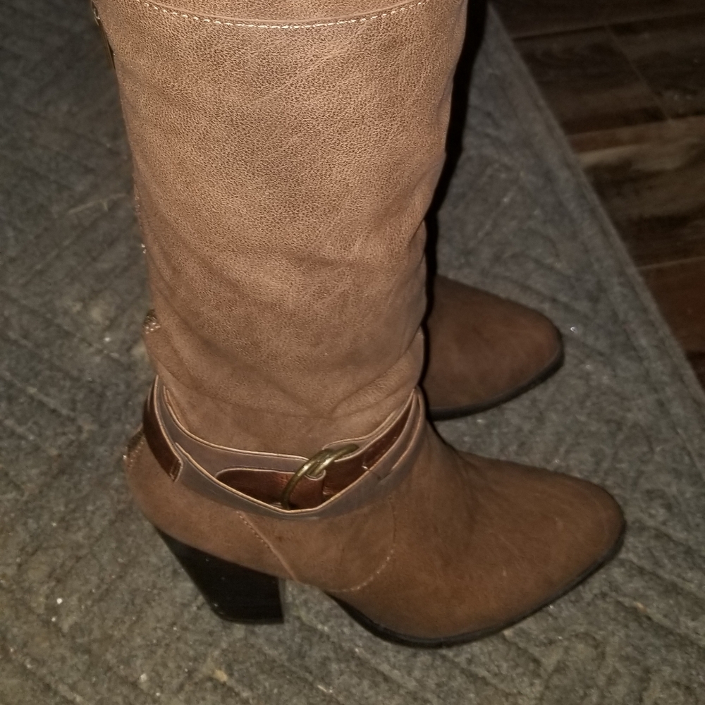 Women's knee high brown boots